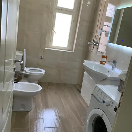 Double With Shared Bathroom Проживание в семье Тирана