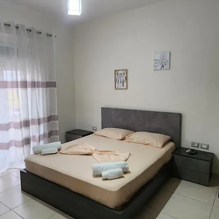 Alloggio in famiglia Double With Shared Bathroom *